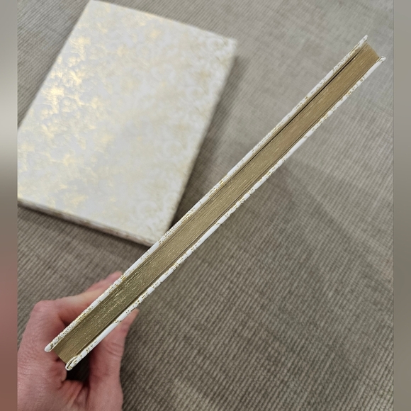 NIB Dior Elegant Gold and White Notebook In Box - Picture 5 of 9